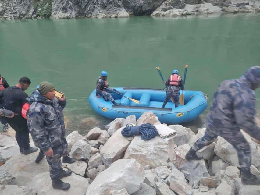 त्रिशूलीमा खसेको जीप भेटियो