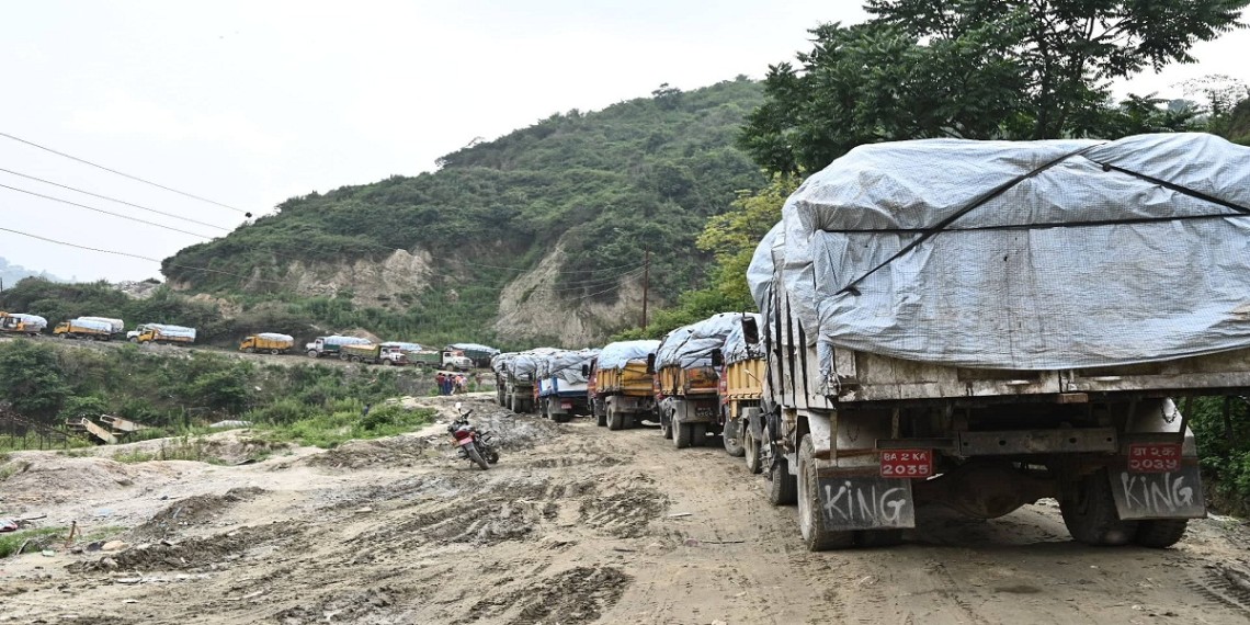 सरकार र संघर्ष समितिबीचको वार्तापछि बञ्चरेडाँडामा फोहोर विर्सजन थालियो