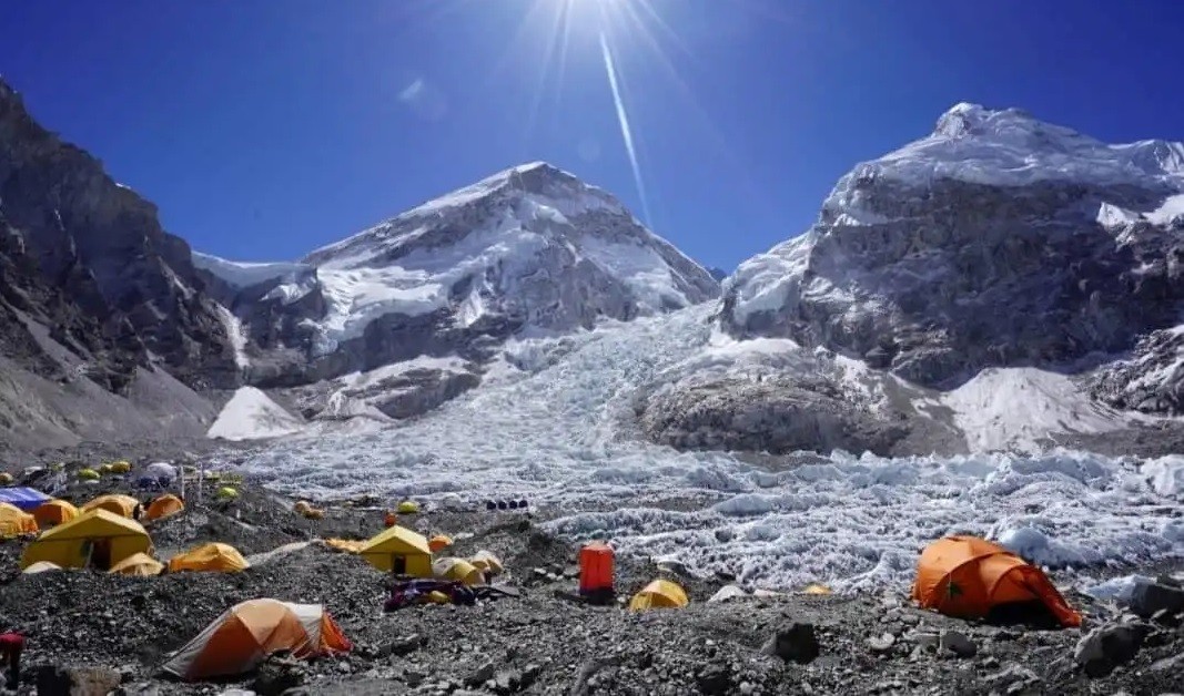 सफा हिमाल अभियानकर्ता आङकाजी शेर्पासहित तीनजनाको निधन