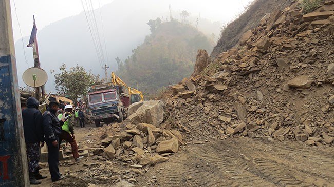 नारायणगढ–मुग्लिन सडक पुन अवरुद्ध