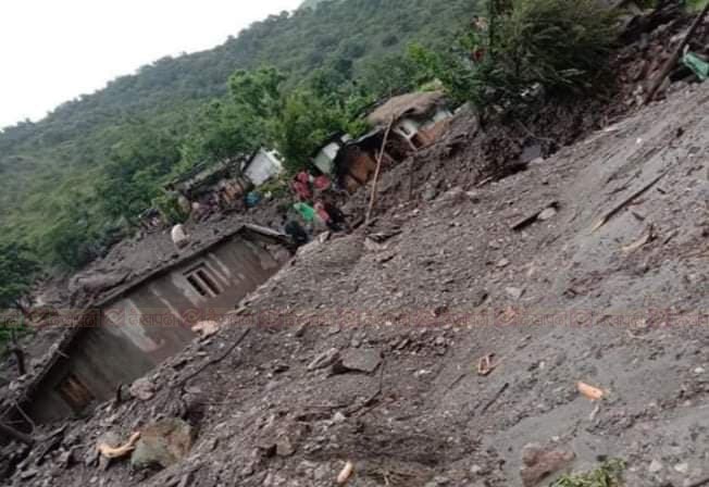 कालीकोट पहिरोमा वेपत्ता  ६ जनाको अवस्था अझै अज्ञात