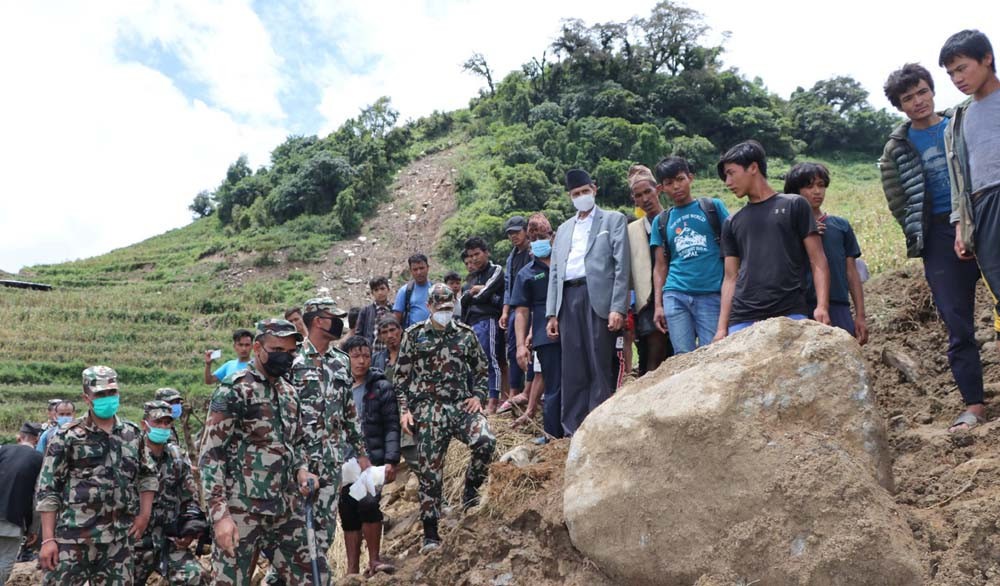 सिन्धुपाल्चोक लिदी पहिरोमा पुरिएका १८ जनाको शव निकालियो