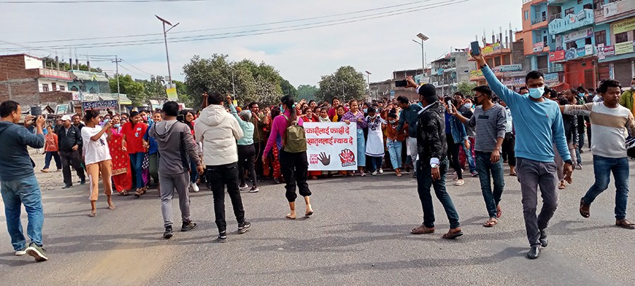 बर्दिवासस्थित पूर्वपश्चिम राजमार्ग पुनः अवरुद्ध