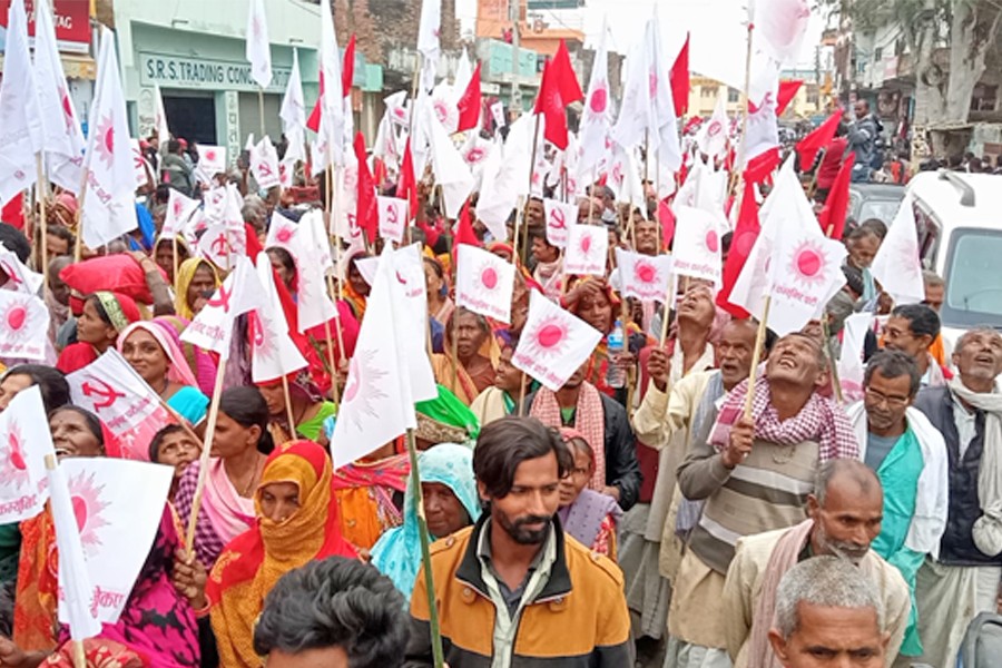 पार्टी फुटाउन पाइँदैन भन्दै जनकपुरधाममा ओली पक्षको प्रदर्शन