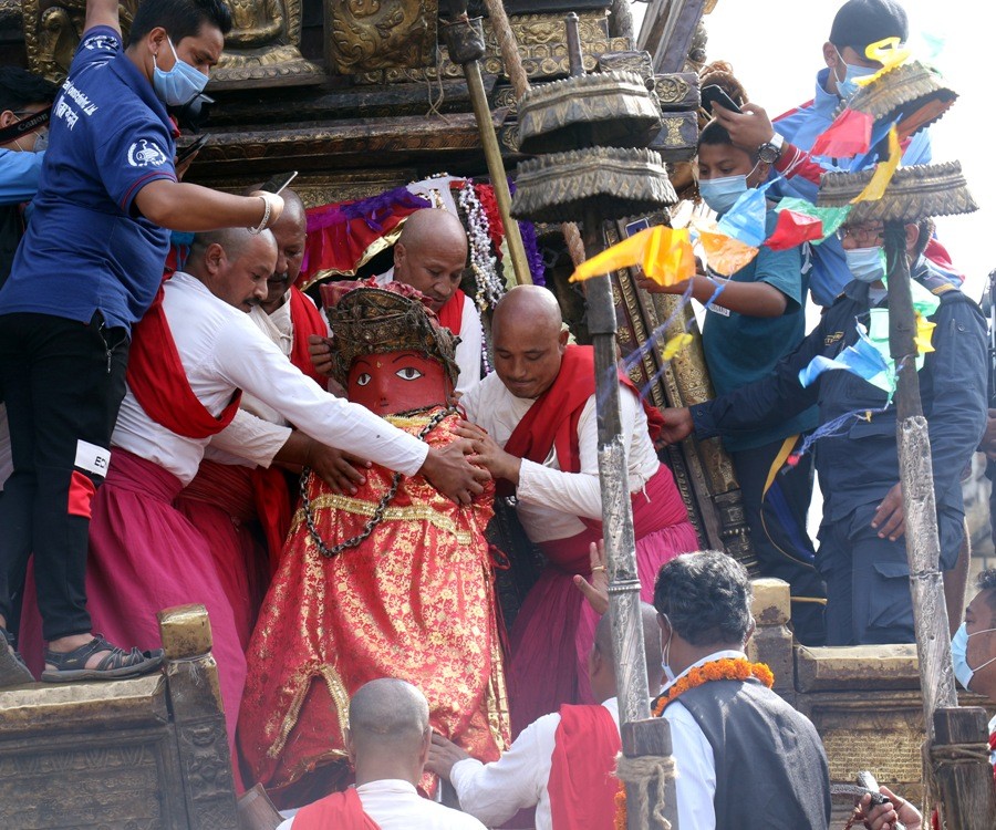 रातो मच्छिन्द्रनाथको मूर्ति आज बुङ्मती लगिँदै