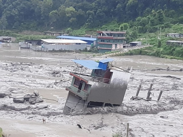 मेलम्चीको पहिरो तत्काल नरोकिने सरकारी अध्ययन टोलीको निष्कर्ष