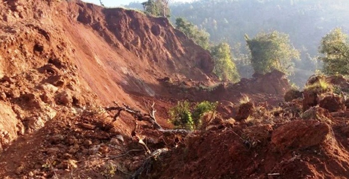 रसुवाको स्याफ्रुबेँसीमा पहिरो : चार घरमा क्षति, दुई जना घाइते