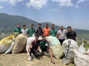 स्वच्छ नगर बनाउन सरसफाइ अभियानमा जुटे सूर्यविनायकका युवा