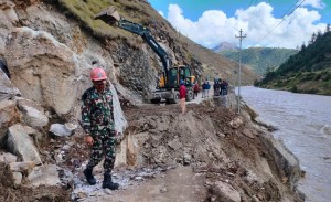 कर्णाली राजमार्ग खुलाउनका लागि नेपाली सेनाले ब्लास्टिङ सुरु 