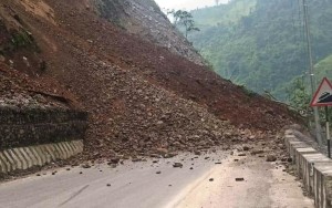 बागलुङ–बेनी सडक अवरुद्ध