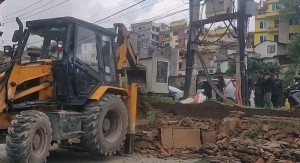 काठमाडौं महानगरले अनामनगर क्षेत्रका अवैध संरचना हटाउन सुरु