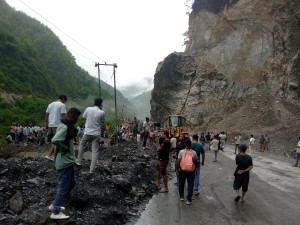 अबरुद्ध नारायणगढ मुग्लिन सडक खुल्यो