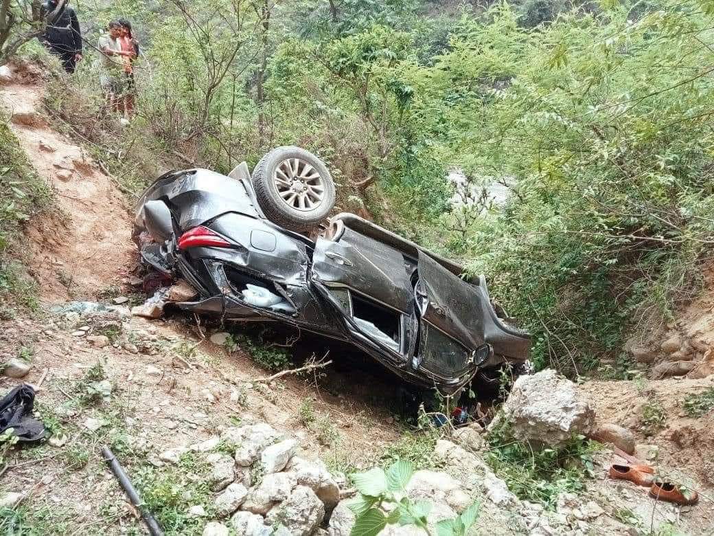 सुदूरपश्चिमका मन्त्री सवार गाडी दुर्घटना, मन्त्रीसहित ५ जना घाइते