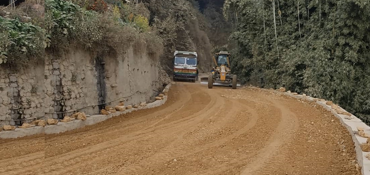 अनुगमन टोलीको निष्कर्ष, भक्तपुर–नगरकोट सडकखण्डमा कालोपत्र गुणस्तरीय देखिएन