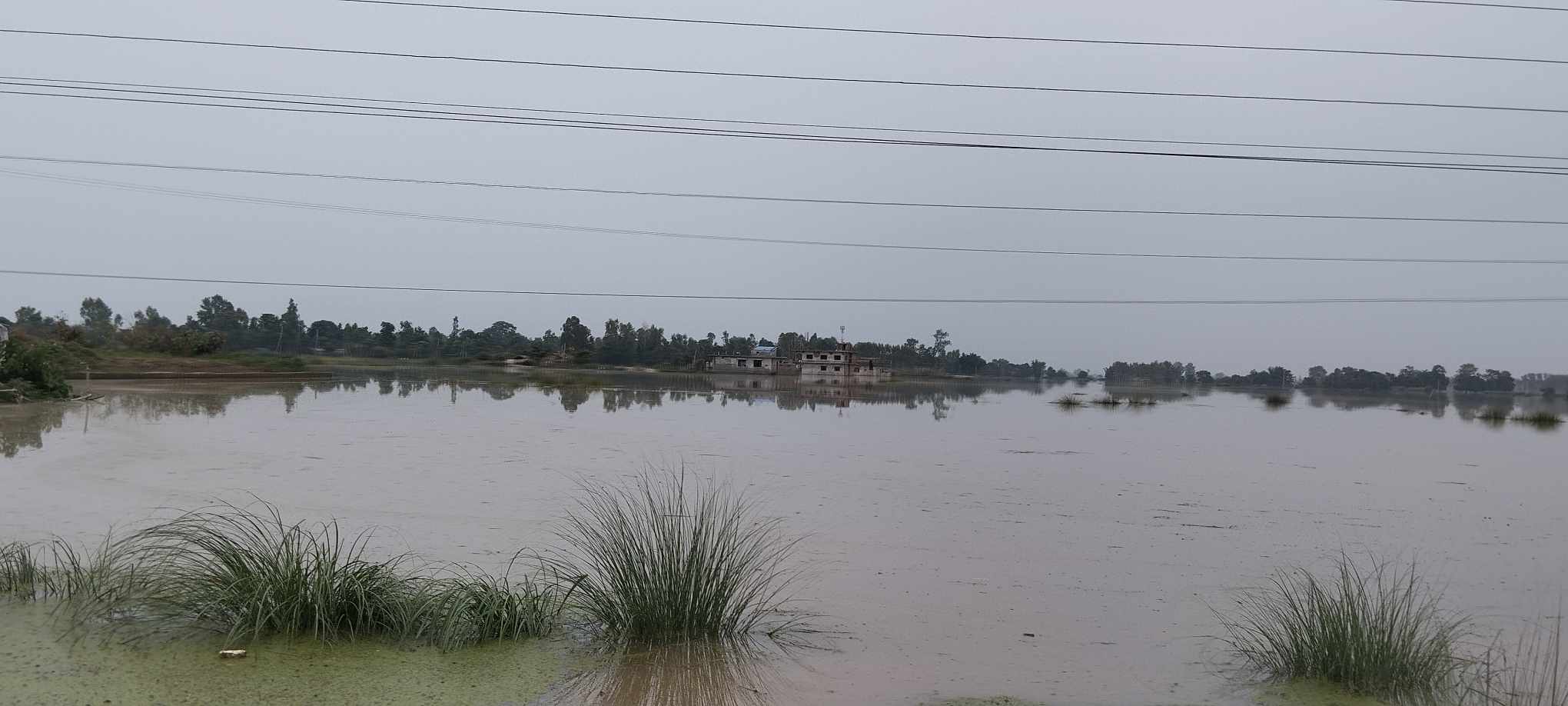 दोदा नदीमा बाढी पूर्वसूचना यन्त्र जडान