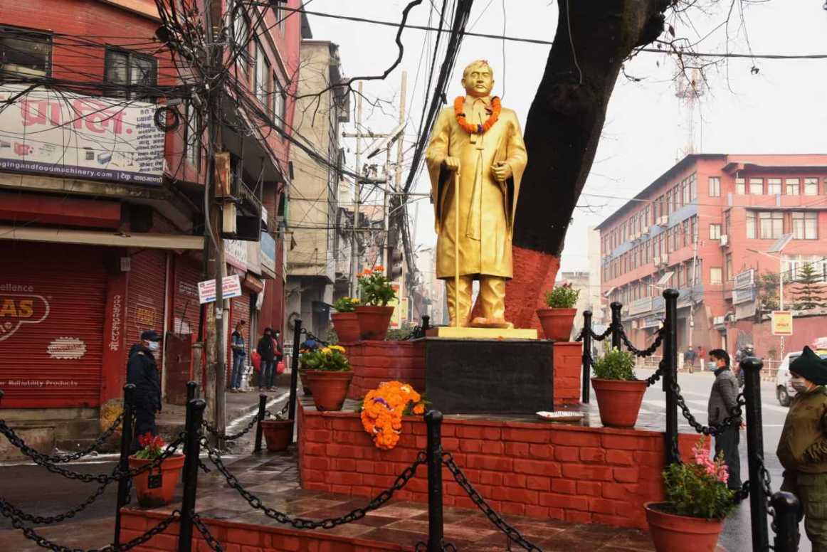 शुक्रराजको शालिकमा पुष्पगुच्छा अर्पण गर्दै सहिद सप्ताह सुरु 