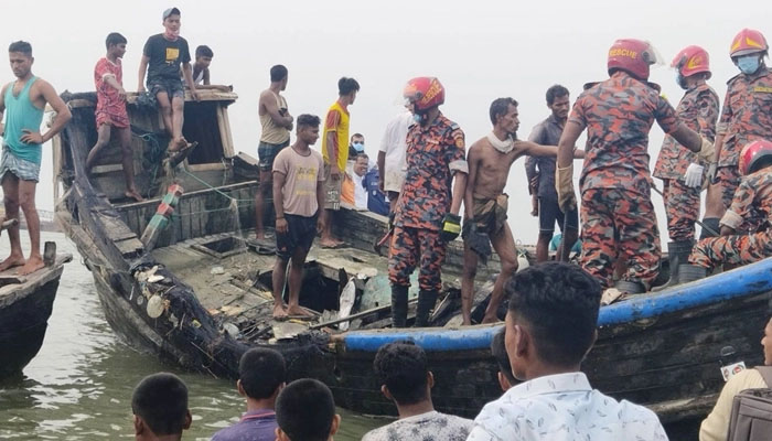 खाडीमा हातखुट्टा बाँधिएको अवस्थामा दश जना माझीको शव भेटियो